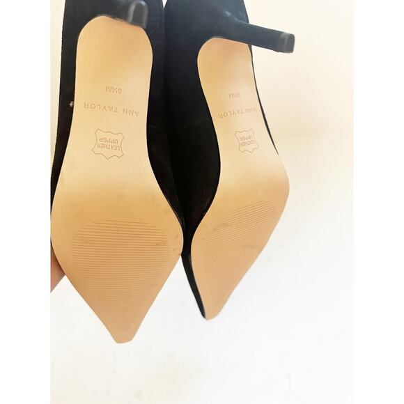 NWOB Ann Taylor Crystal Chainbit Nip Toe Suede Pump Heels Black 9.5 - Picture 6 of 6